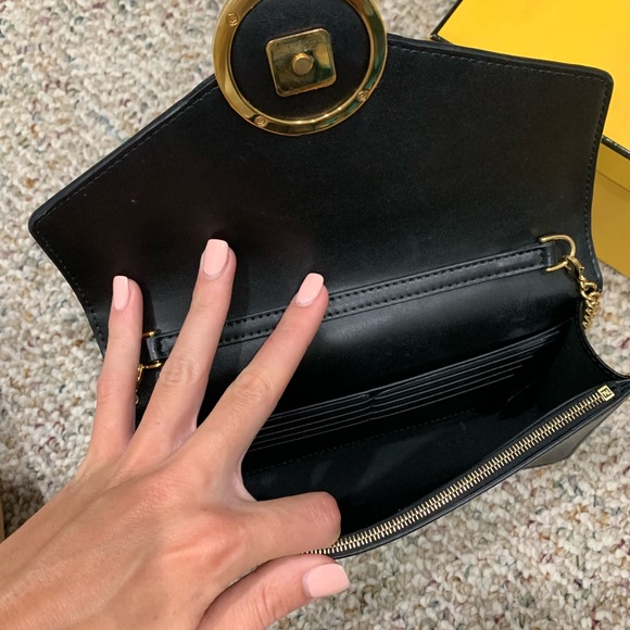 Fendi Wallet on Chain - Picture 6 of 8